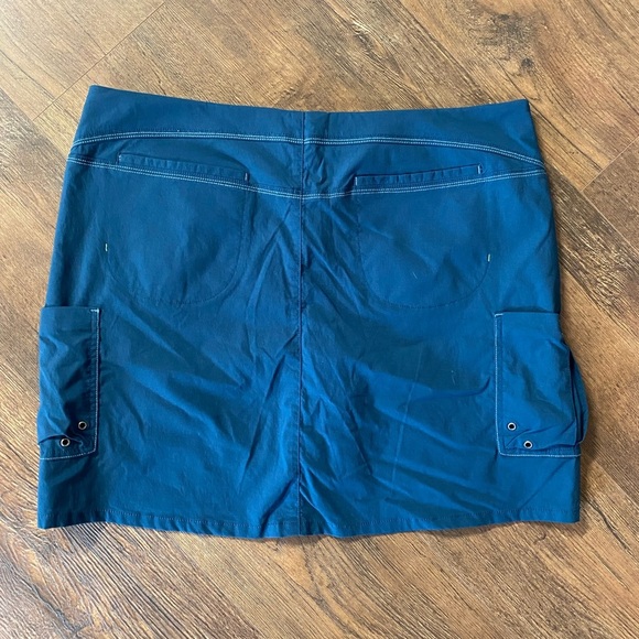 Title Nine Venetian Blue Cargo Skort Size 14 - Picture 3 of 4